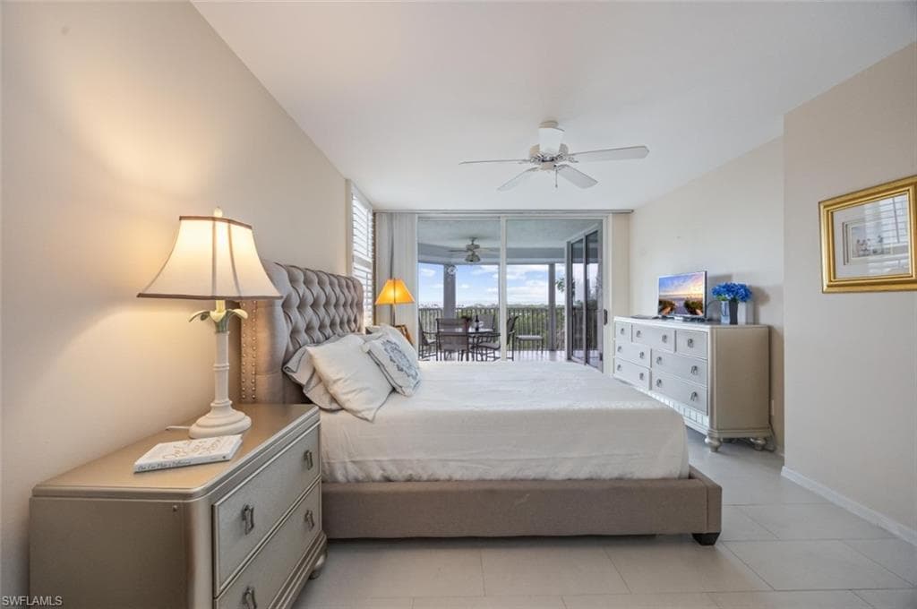 5550 Heron Point Dr 402, Naples, FL 34108-17