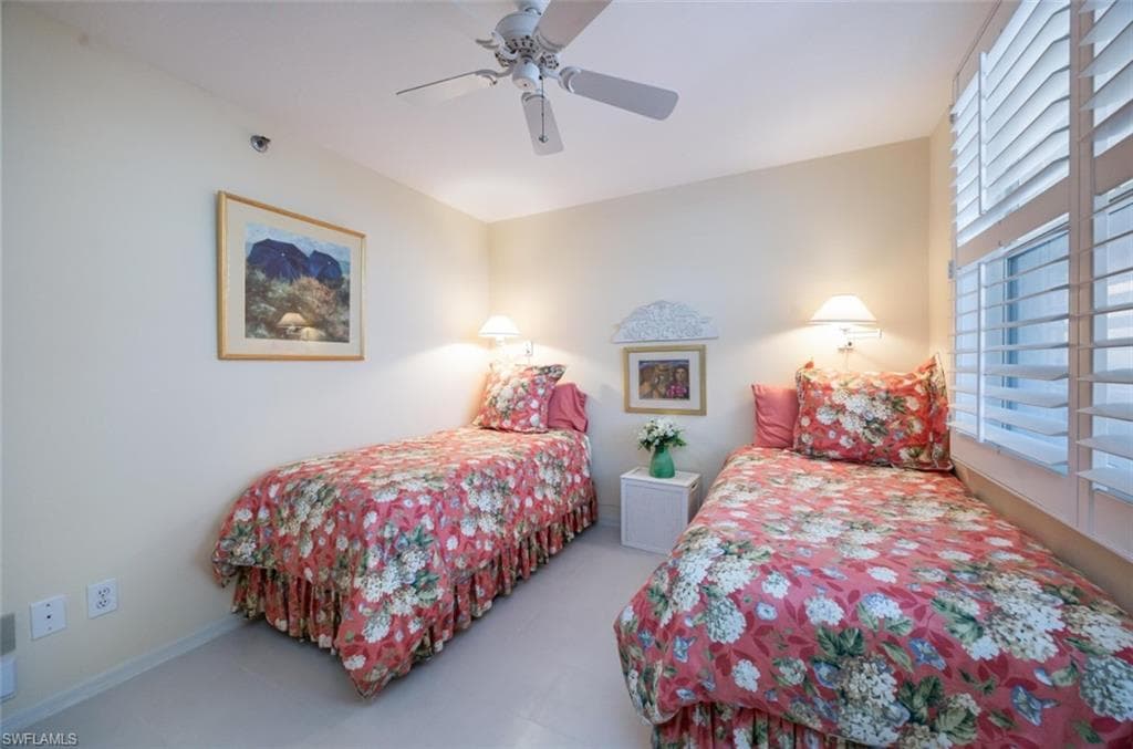 5550 Heron Point Dr 402, Naples, FL 34108-24