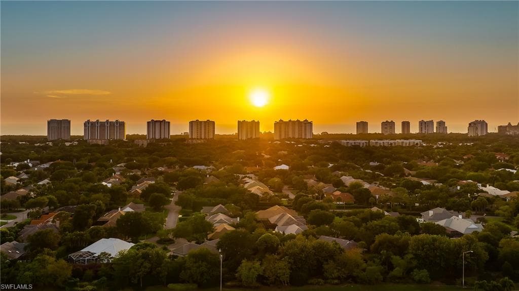 5550 Heron Point Dr 402, Naples, FL 34108-29
