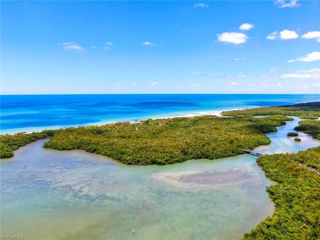 5550 Heron Point Dr 402, Naples, FL 34108-38