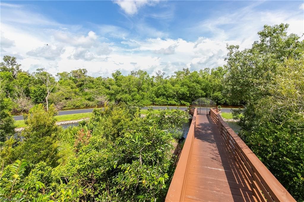 5550 Heron Point Dr 402, Naples, FL 34108-39