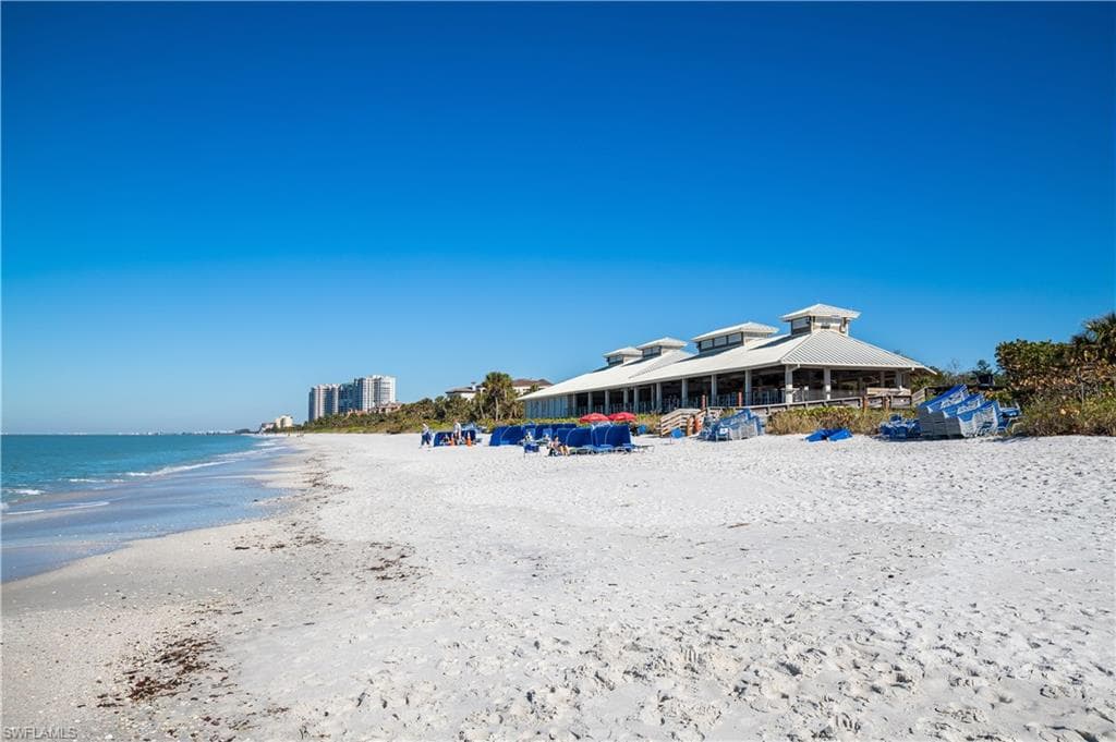 5550 Heron Point Dr 402, Naples, FL 34108-40