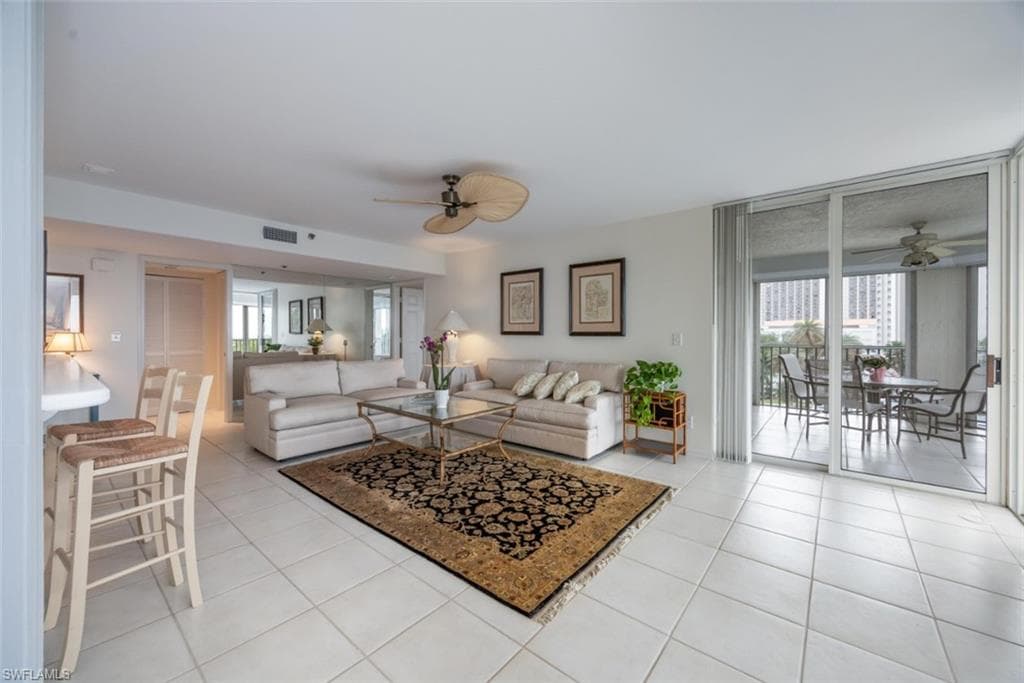 5550 Heron Point Dr 402, Naples, FL 34108-8