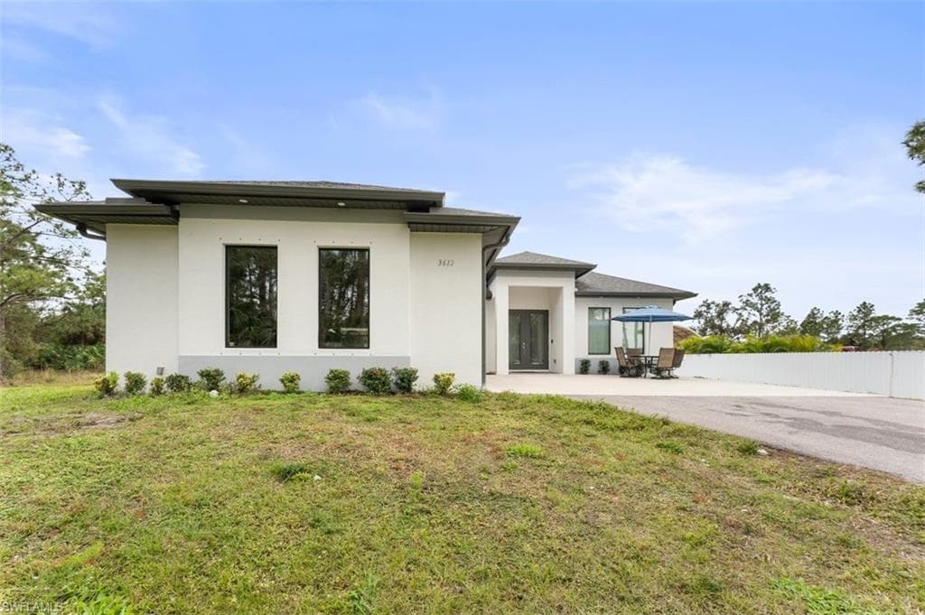 3612 31st Ave NE, Naples, FL 34120-3