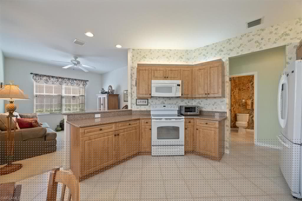 5685 Heron Ln 304, Naples, FL 34110-11