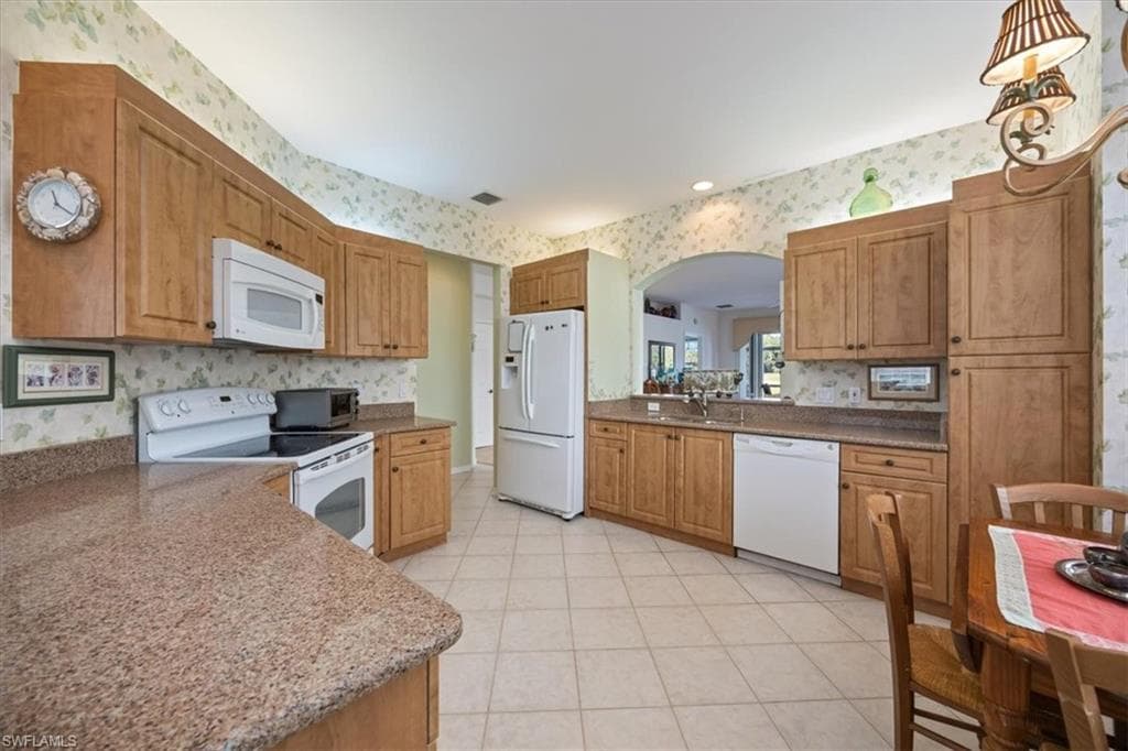 5685 Heron Ln 304, Naples, FL 34110-12