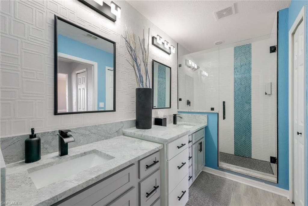 2033 1st Pl, Cape Coral, FL 33993-10