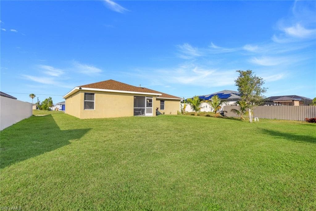 2033 1st Pl, Cape Coral, FL 33993-15