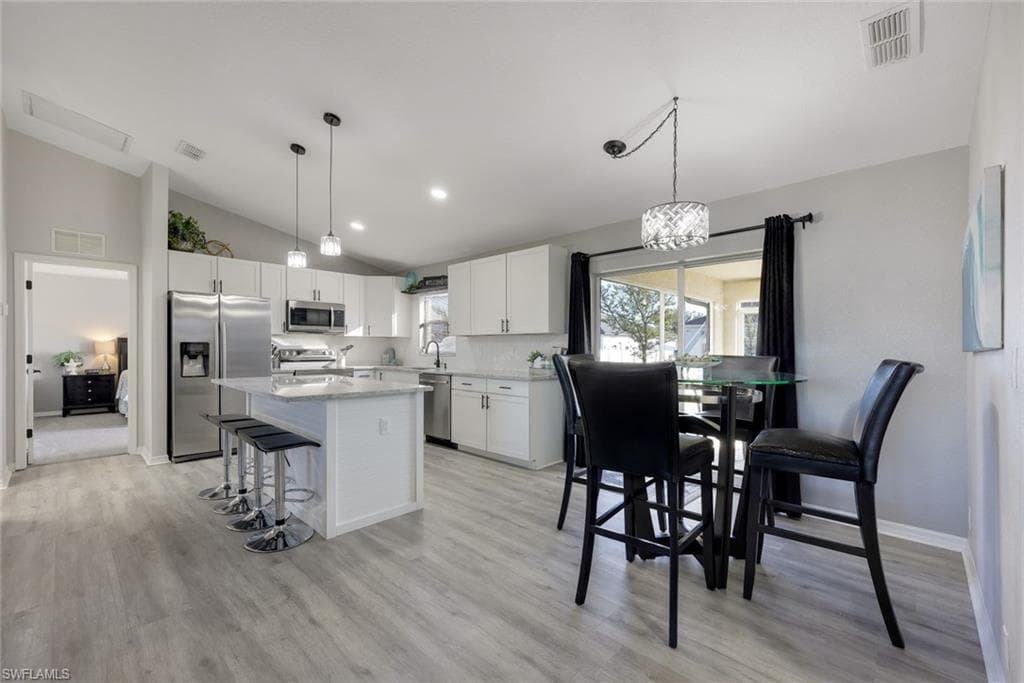 2033 1st Pl, Cape Coral, FL 33993-8