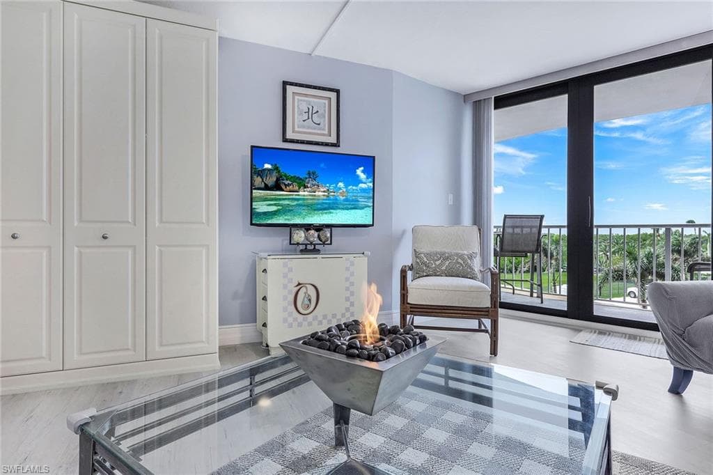 320 Seaview Ct 308, Marco Island, FL 34145-12