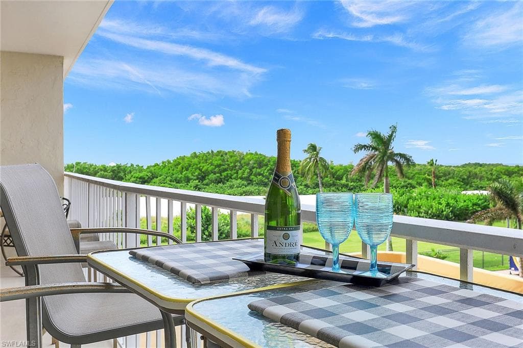 320 Seaview Ct 308, Marco Island, FL 34145-18