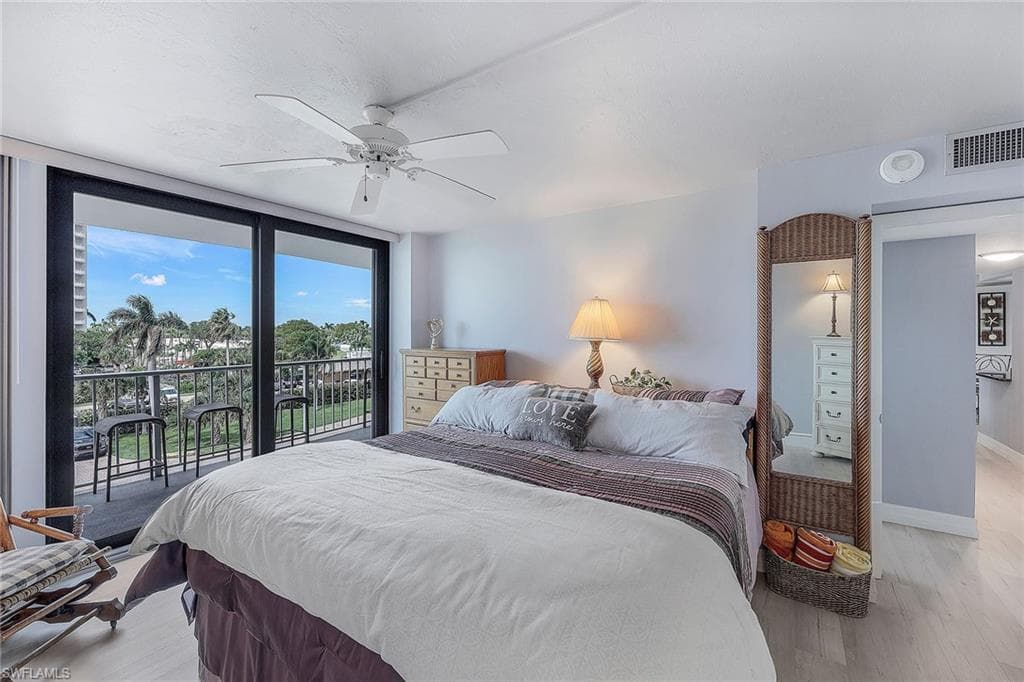 320 Seaview Ct 308, Marco Island, FL 34145-19