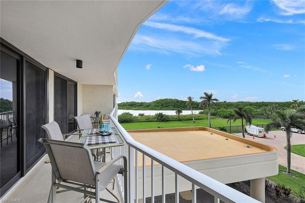 320 Seaview Ct 308, Marco Island, FL 34145-30