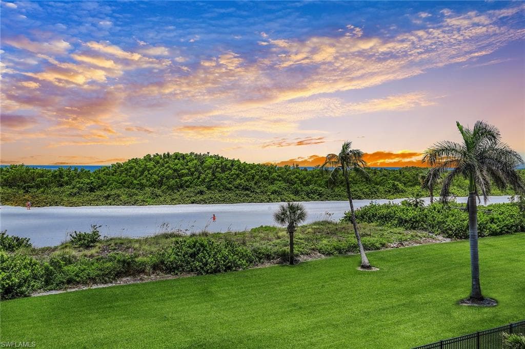 320 Seaview Ct 308, Marco Island, FL 34145-3