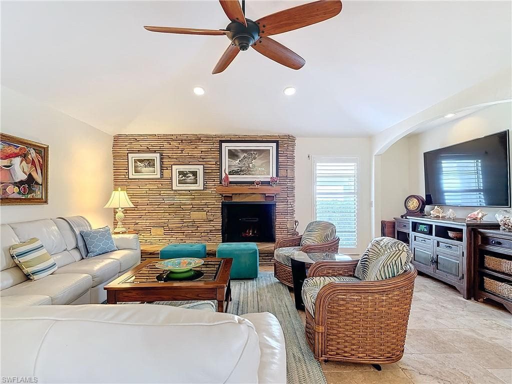 1659 Sandpiper St E, Naples, FL 34102-15