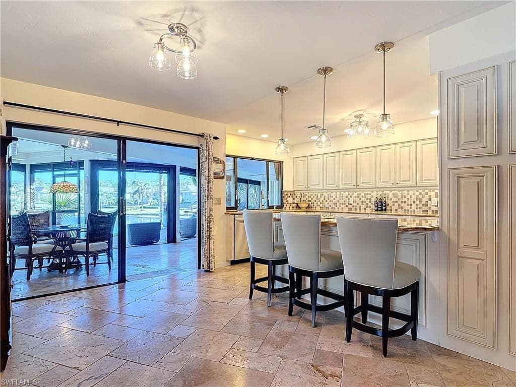 1659 Sandpiper St E, Naples, FL 34102-22