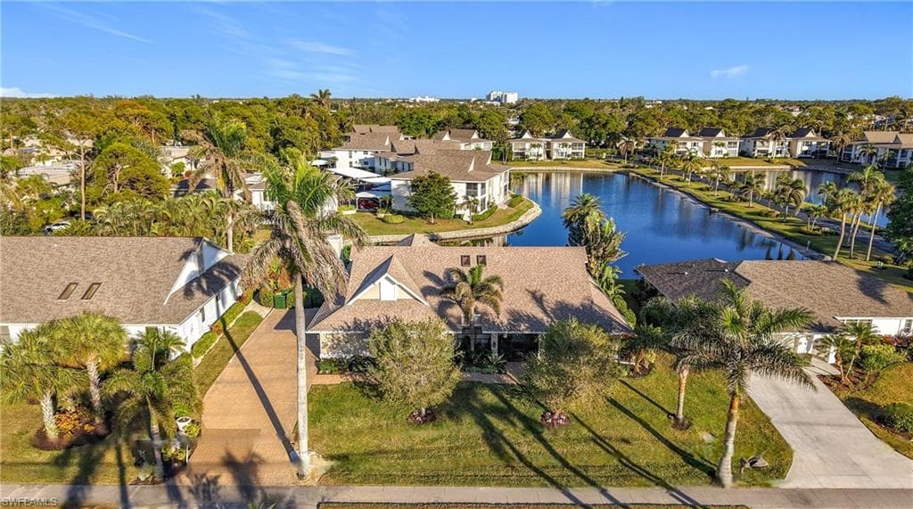 1659 Sandpiper St E, Naples, FL 34102-1