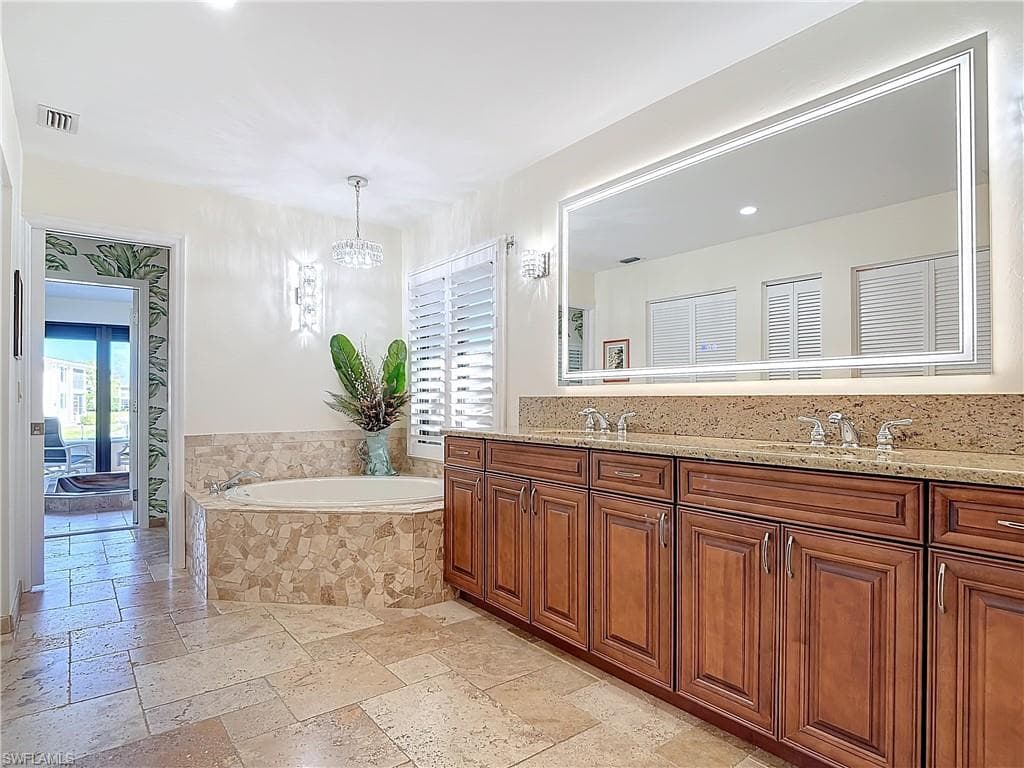 1659 Sandpiper St E, Naples, FL 34102-28