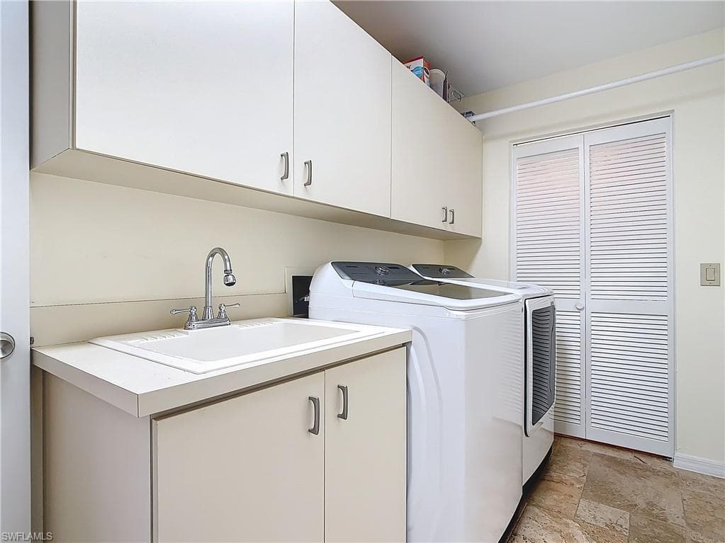 1659 Sandpiper St E, Naples, FL 34102-35