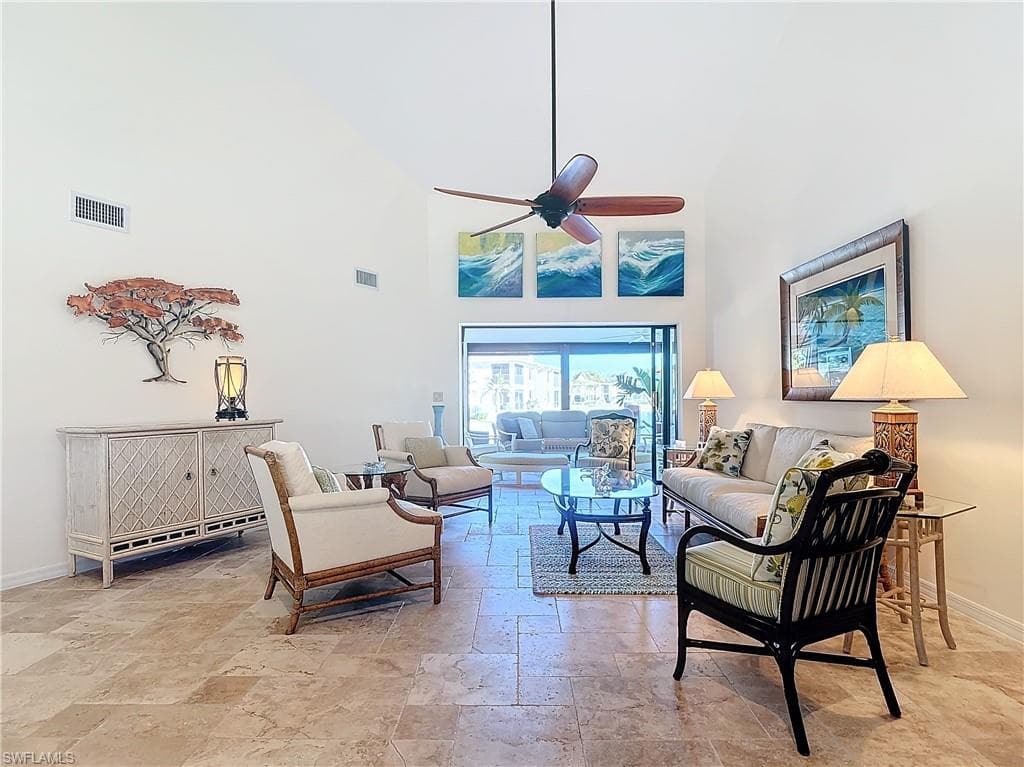 1659 Sandpiper St E, Naples, FL 34102-7