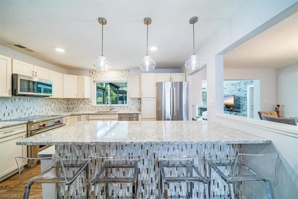 1268 13th Ave N, Naples, FL 34102-10