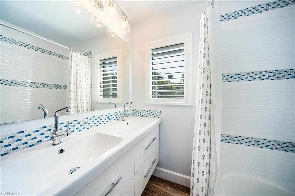 1268 13th Ave N, Naples, FL 34102-17