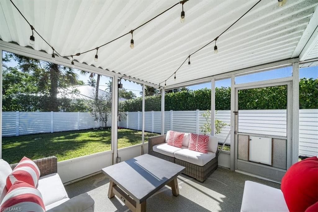 1268 13th Ave N, Naples, FL 34102-24