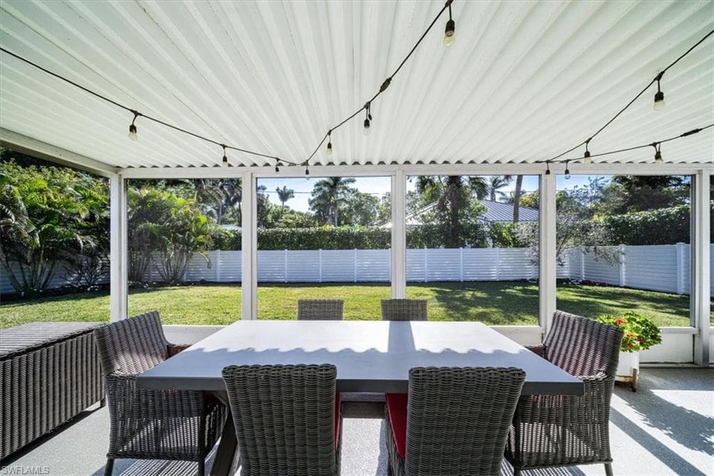 1268 13th Ave N, Naples, FL 34102-26