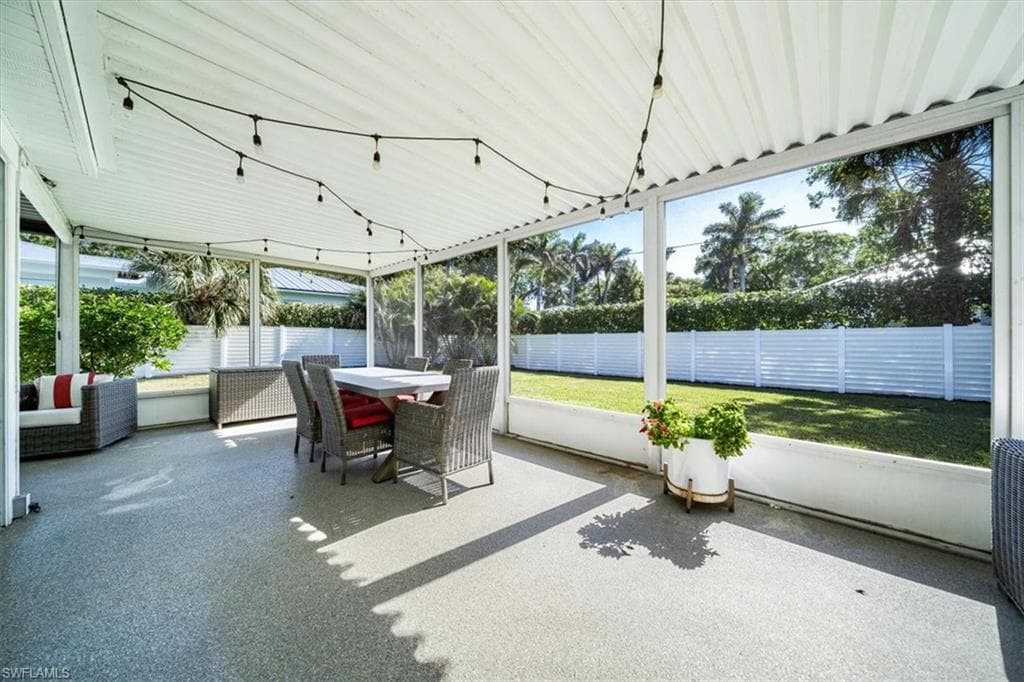 1268 13th Ave N, Naples, FL 34102-27