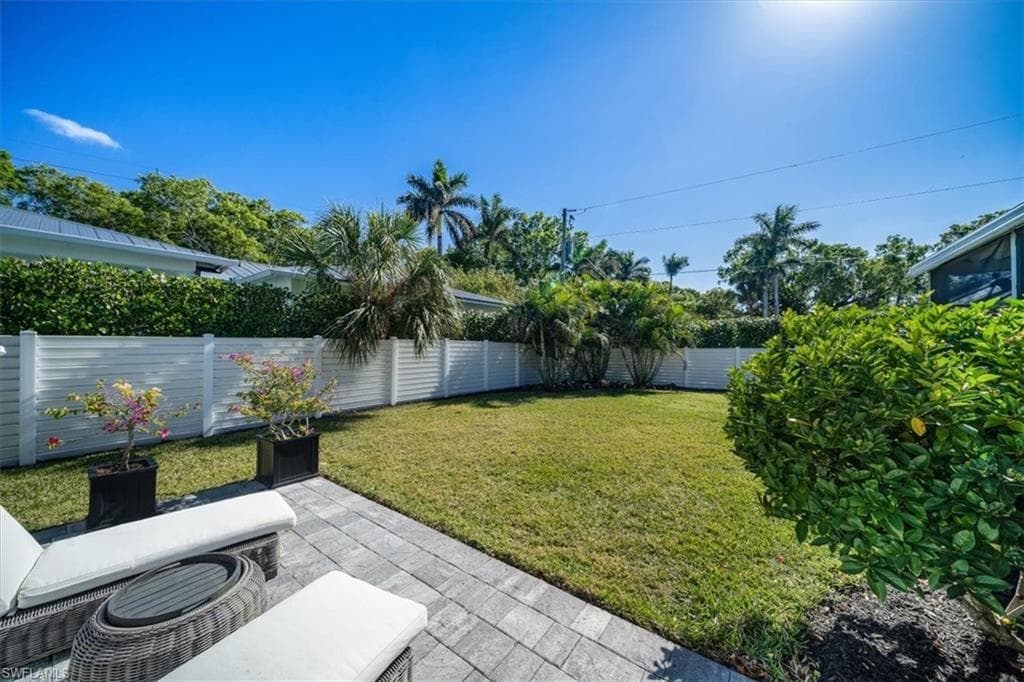 1268 13th Ave N, Naples, FL 34102-30