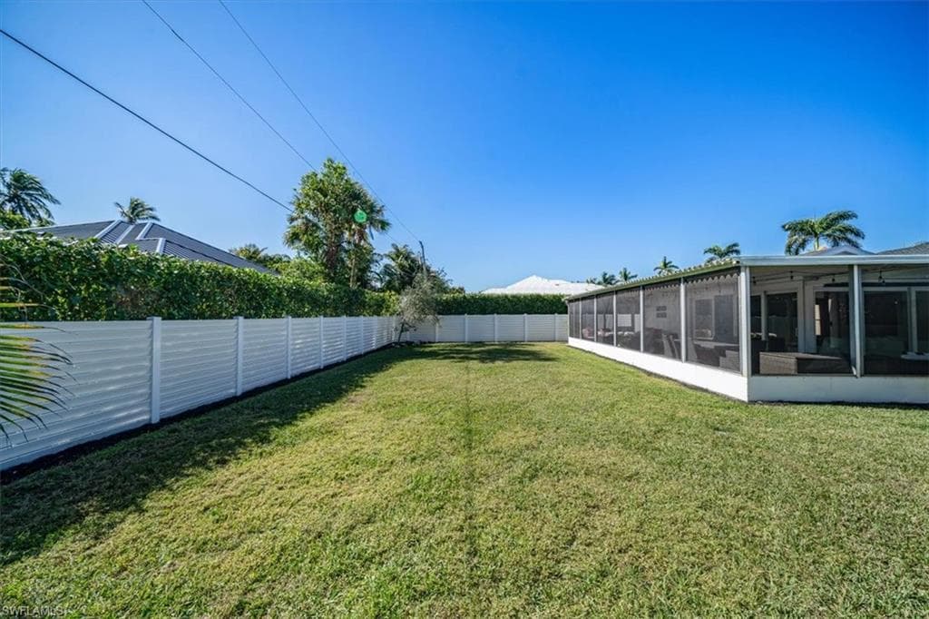 1268 13th Ave N, Naples, FL 34102-33