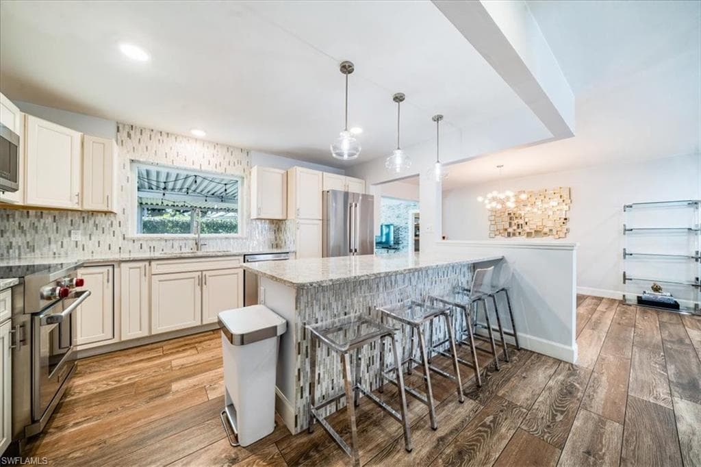 1268 13th Ave N, Naples, FL 34102-7