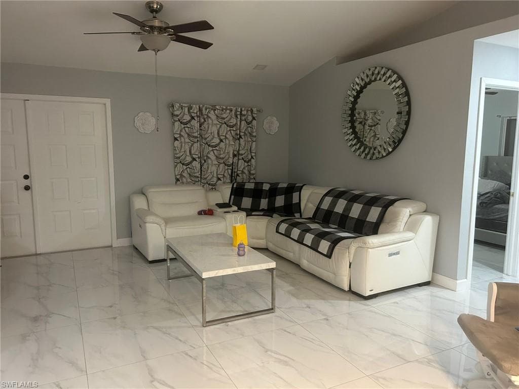 1630 20th St, Cape Coral, FL 33990-10