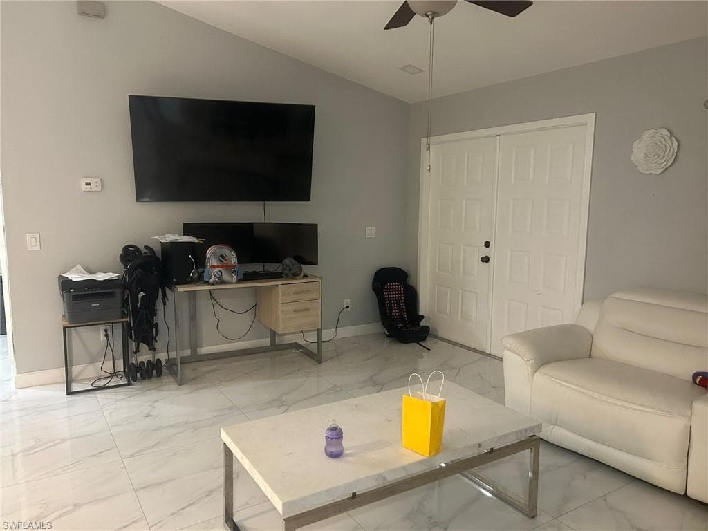 1630 20th St, Cape Coral, FL 33990-15