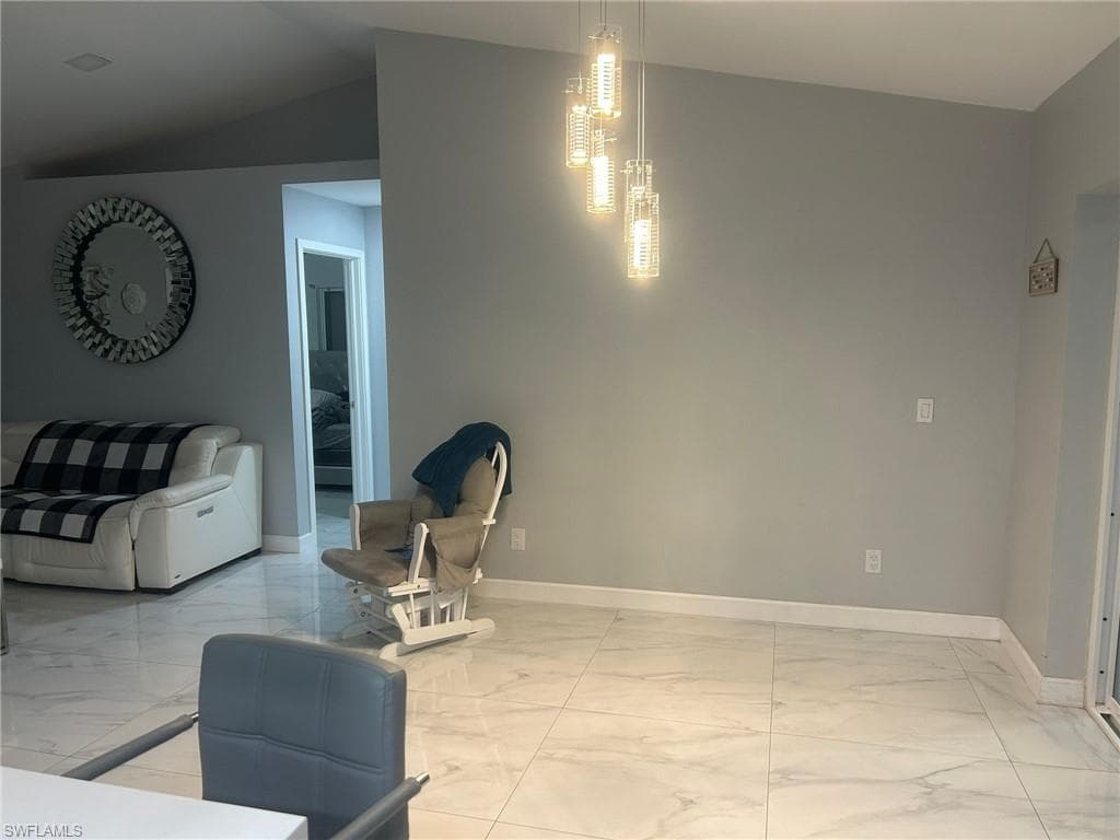 1630 20th St, Cape Coral, FL 33990-17