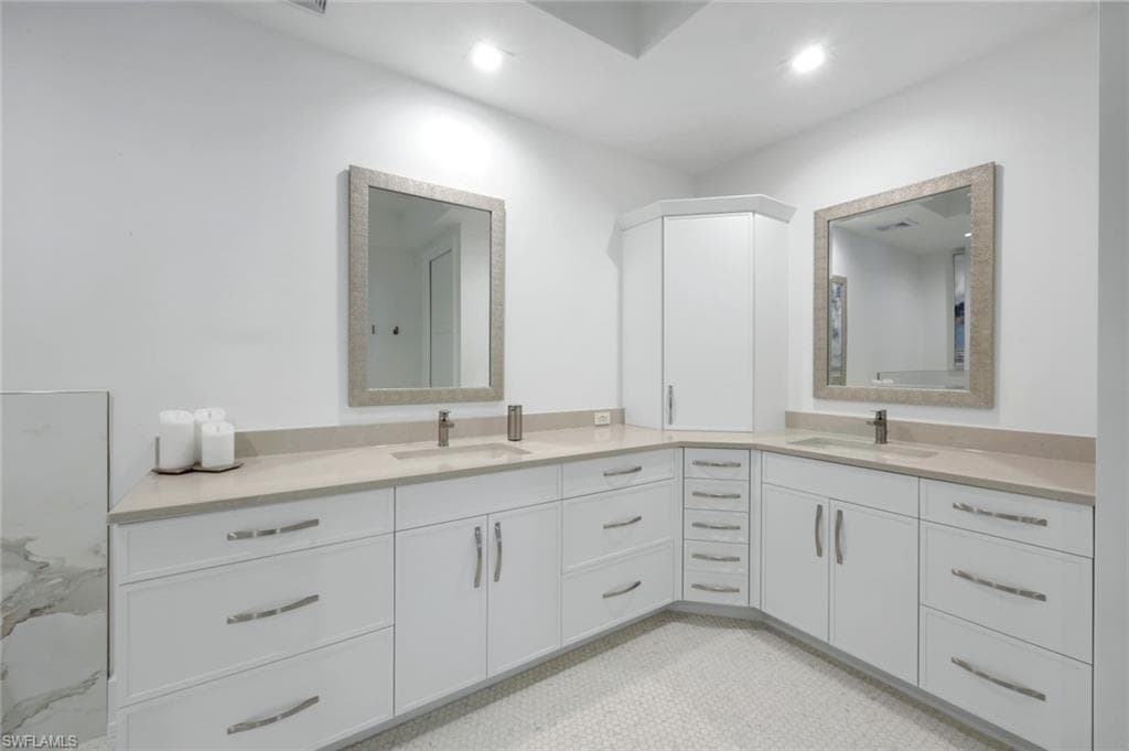 1030 3rd Ave S 419, Naples, FL 34102-17