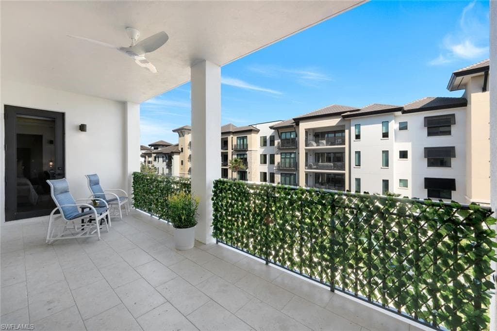 1030 3rd Ave S 419, Naples, FL 34102-23