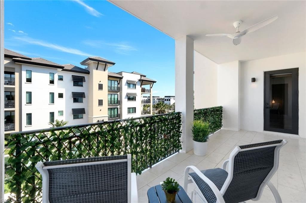 1030 3rd Ave S 419, Naples, FL 34102-24