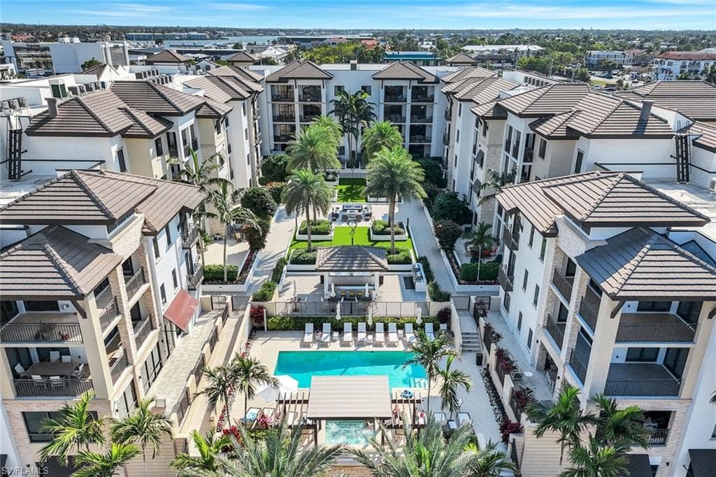 1030 3rd Ave S 419, Naples, FL 34102-30