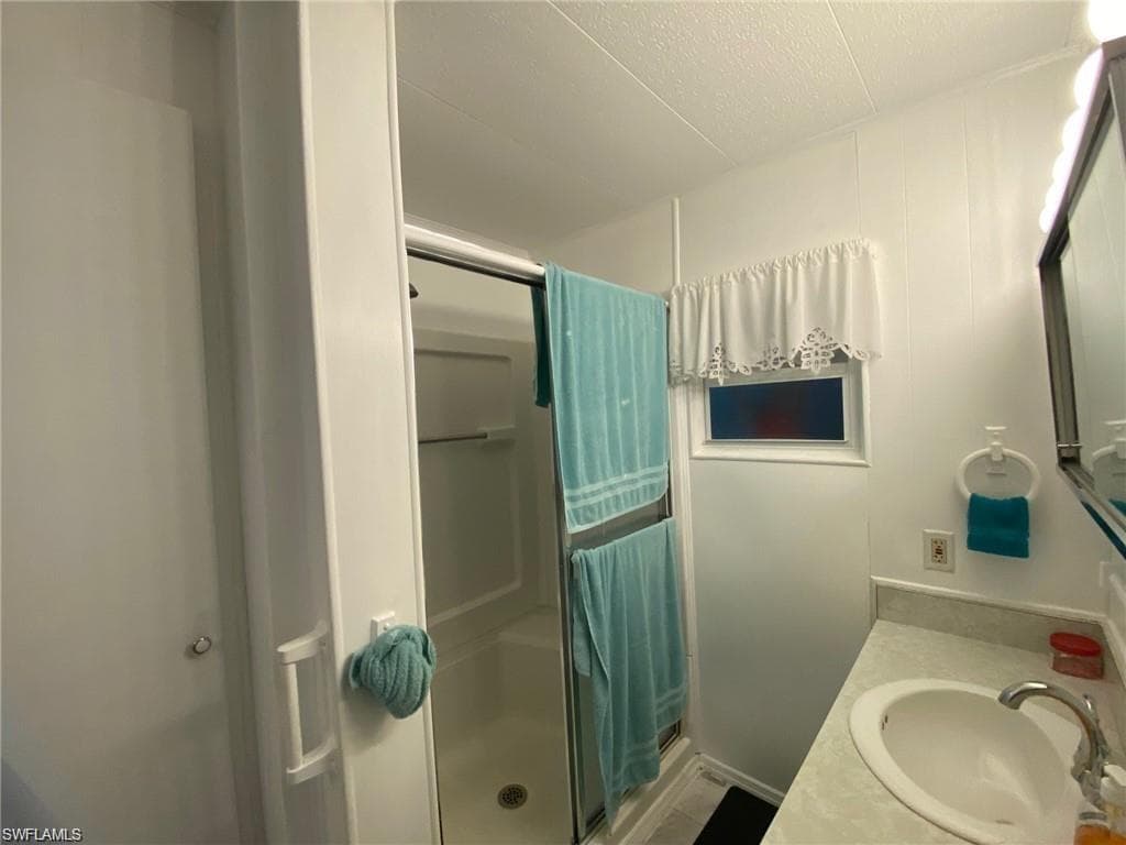 137 Enchanting Blvd, Naples, FL 34112-10