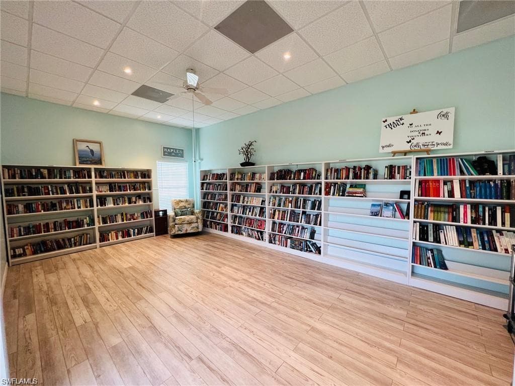 137 Enchanting Blvd, Naples, FL 34112-25