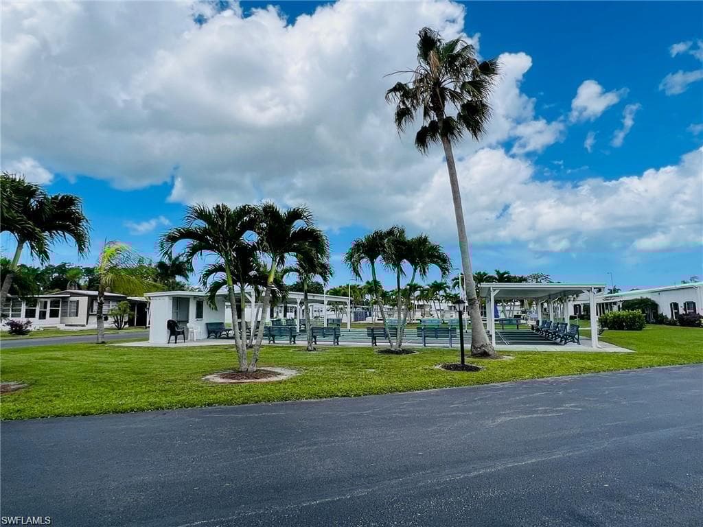 137 Enchanting Blvd, Naples, FL 34112-29