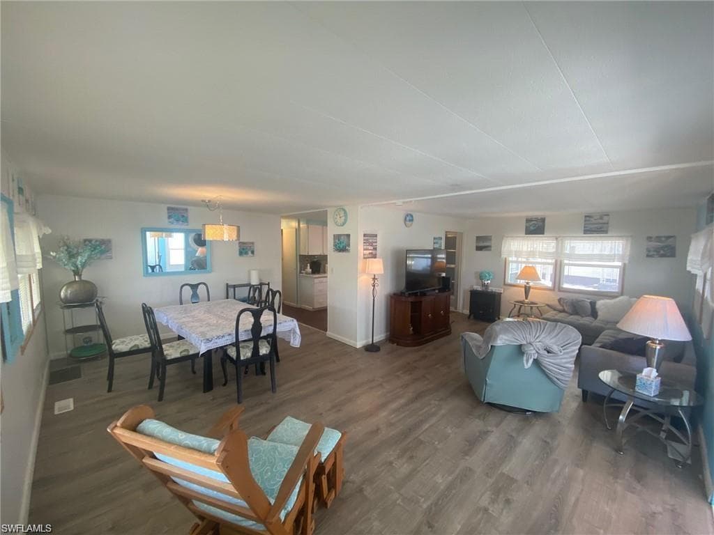 137 Enchanting Blvd, Naples, FL 34112-6