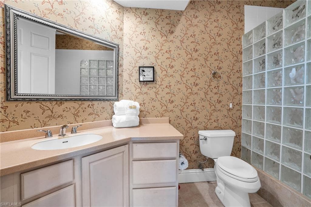 140 Palm St 3, Marco Island, FL 34145-18