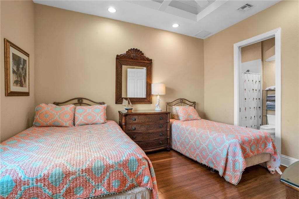 140 Palm St 3, Marco Island, FL 34145-20
