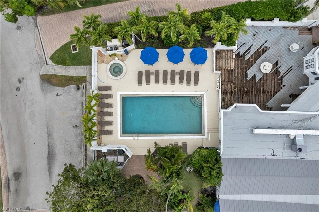 140 Palm St 3, Marco Island, FL 34145-26