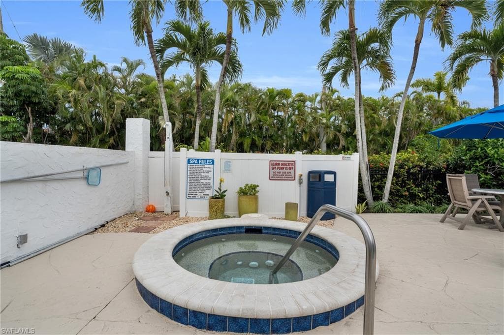 140 Palm St 3, Marco Island, FL 34145-28