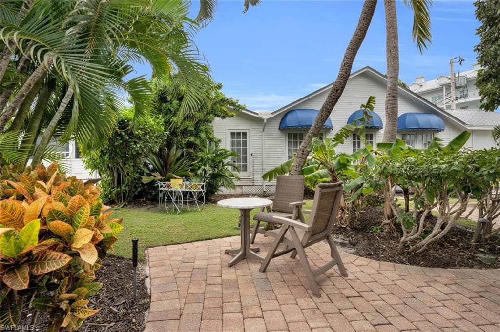140 Palm St 3, Marco Island, FL 34145-29