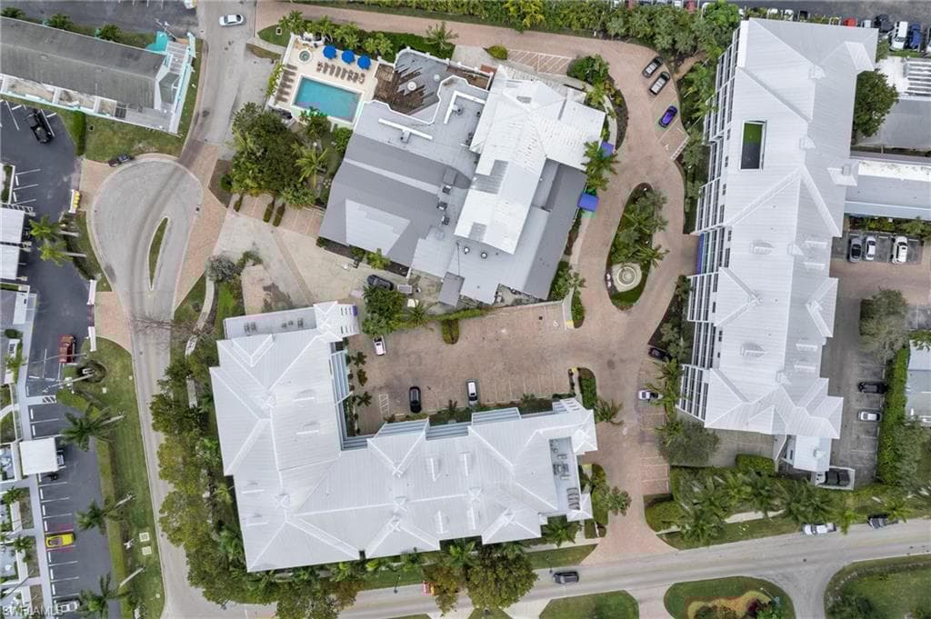 140 Palm St 3, Marco Island, FL 34145-36