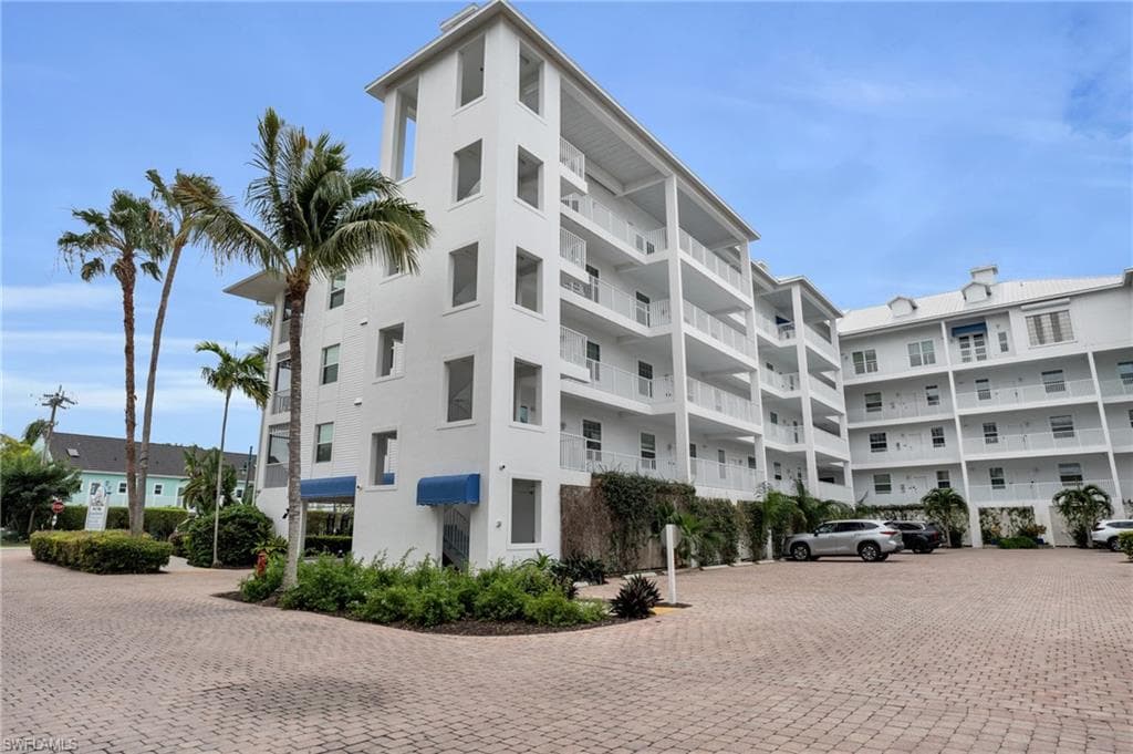 140 Palm St 3, Marco Island, FL 34145-3